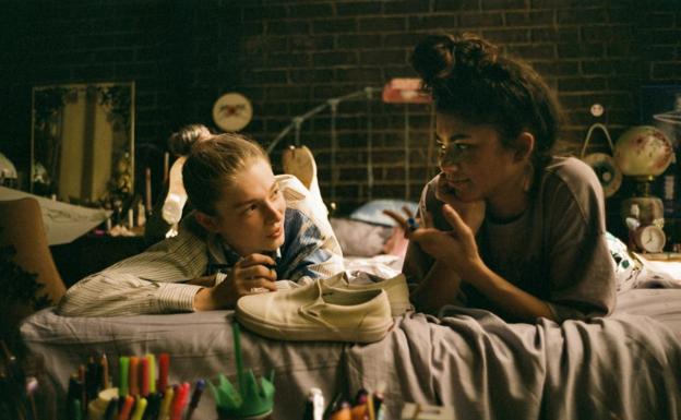 Jules and Rue, in a still from 'Euphoria'.