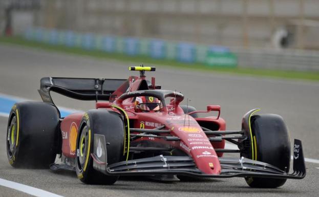 Carlos Sainz, at the wheel of his Ferrari. 