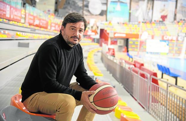 The president of FC Cartagena CB, David Ayala, poses for THE TRUTH in the stands of the Palacio de Deportes, this week. 