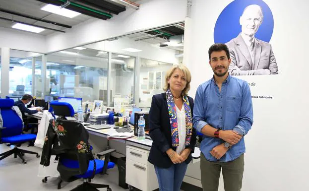 Estrella Núñez and Rubén Rabadán, co-authors of the article, in the Izpisua Belmonte laboratory.