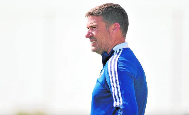 Luis Carrión, coach of FC Cartagena, in training this Wednesday. 