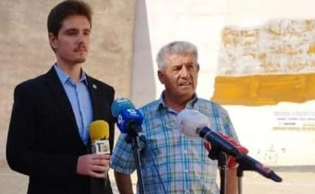 The mayor of Totana with José María 'El Polo', in a recent image. 