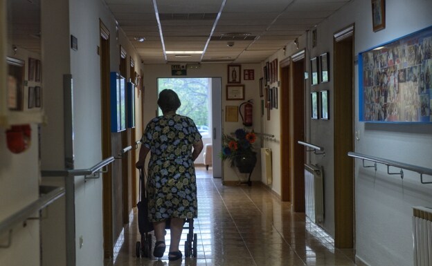 An elderly woman in a nursing home in Murcia. 