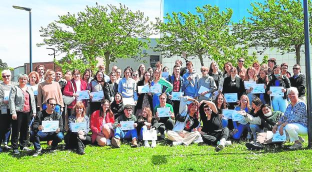 Students from El Algar, along with others from France, Germany and Lithuania, after reading the letter to UNESCO. 