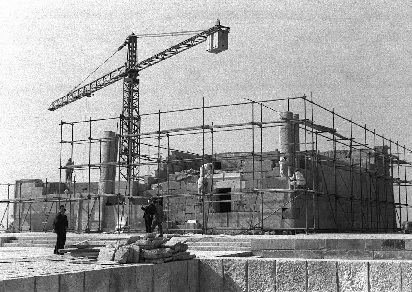 Obras del Templo de Debod en marzo de 1971.