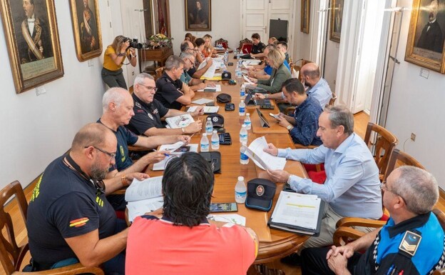 The members of the Security Board meeting at the Town Hall, today.