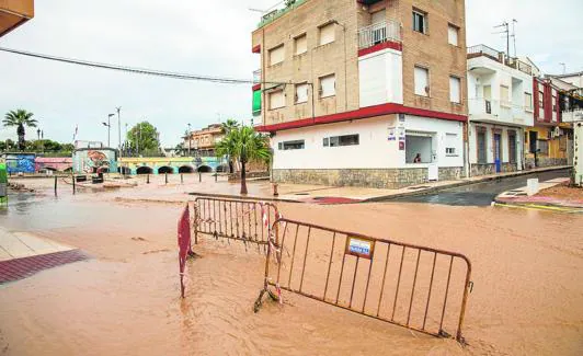 The streets of Los Alcázares, flooded once again by an episode of rain./jm rodríguez / AGM