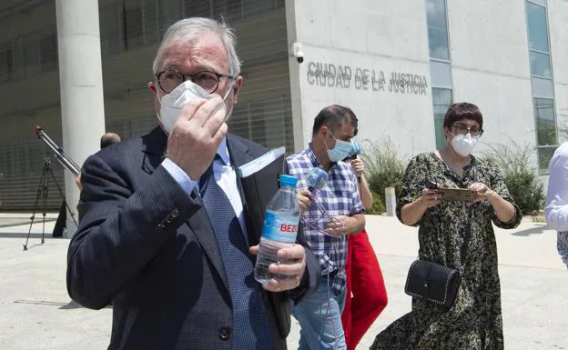 Valcárcel, in June 2020, after giving a statement in the City of Justice of Murcia. 