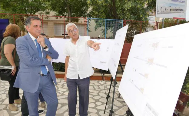 The mayor of Murcia during the presentation of the project.