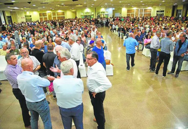Some 1,500 people gathered at the assembly called last night in Torre Pacheco. 
