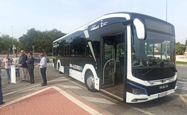 Presentation of the 100% electric bus, this Monday.