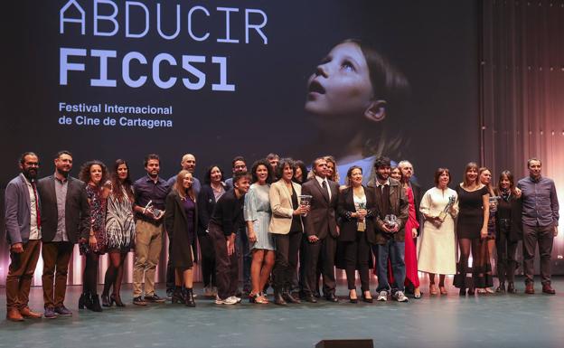 The FICC winners, on the stage of the El Batel Auditorium. 