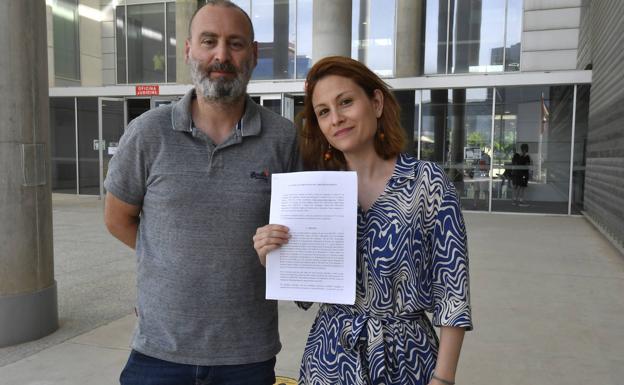 Luigi Carinci and Elvira Medina, last June, after filing a complaint with the Prosecutor's Office.
