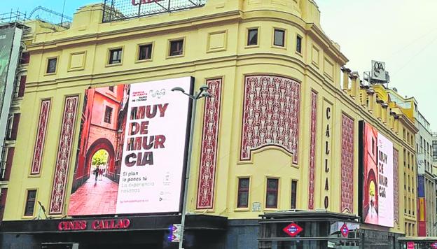 Advertising screen 'Muy de Murcia' in the Plaza de Callao, in Madrid. 
