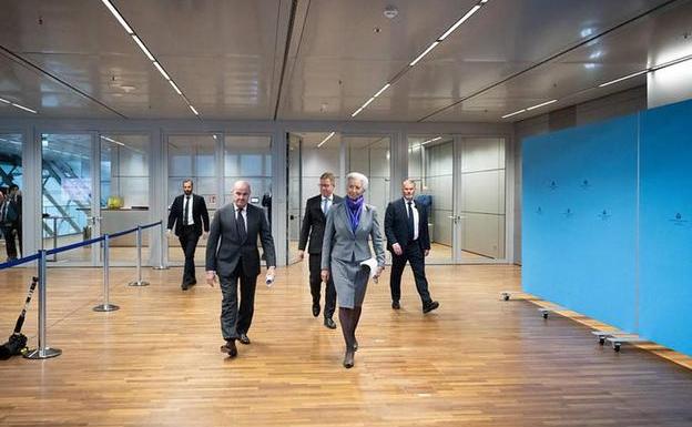 The President of the ECB;  Christine Lagarde, and the vice president of the organization, Luis de Guindos