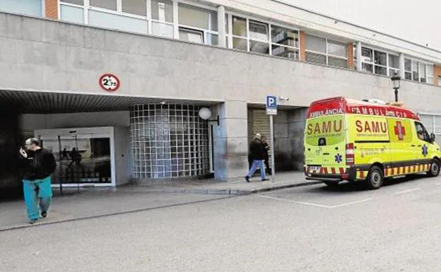 The woman remains admitted to the Clinical Hospital of Valencia