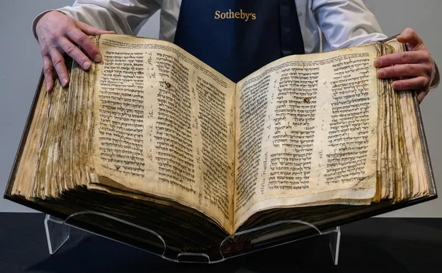 World S Oldest Bible Up For Auction Pledge Times   Biblia2 RnuFzWCokAclAas2cokT3HJ 624x385@RC 